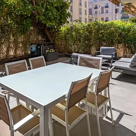 Stunning 2 Bedroom Flat, 2 Min From The Croisette Cannes