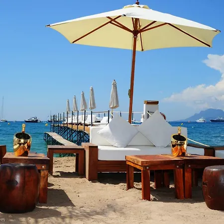 Stunning 2 Bedroom Flat, 2 Min From The Croisette Apartment *